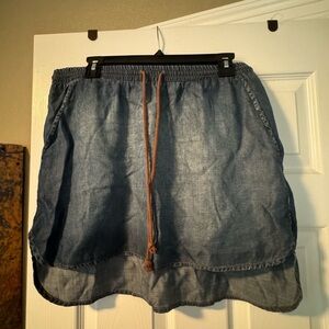 Cloth and Stone denim mini skirt. Size large.